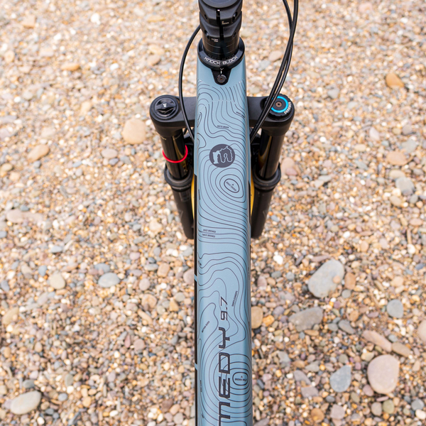 Contours Frame Skinz